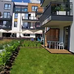 Bel Mare Patio And Garden C108 דירה *